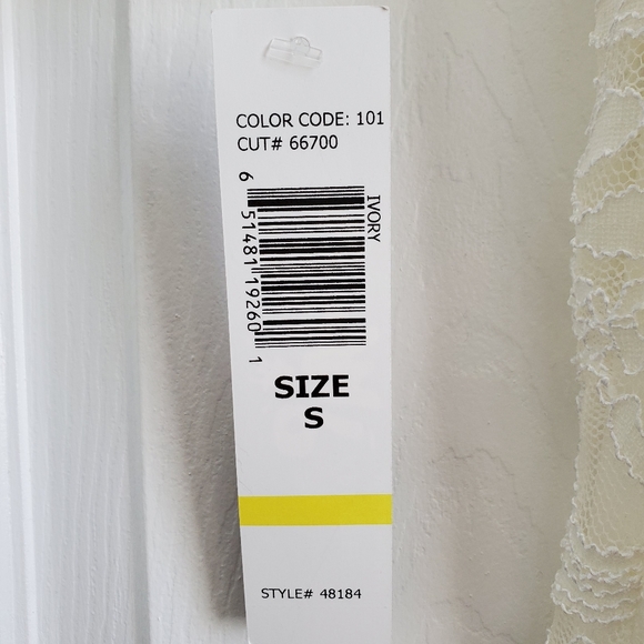 GORGEOUS Long Sleeve Backless Fitted Dress - Picture 5 of 7